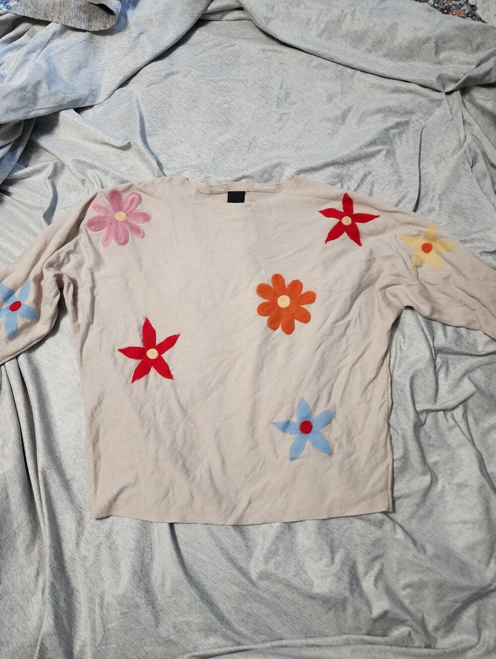Beige Floral Appliqué Crewneck Sweatshirt - Women Tops